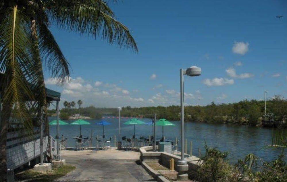 Miami Bed And Breakfast Country Walk エクステリア 写真